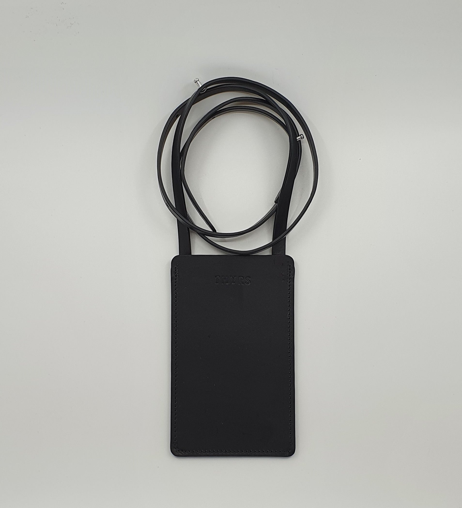Porte-téléphone noir fabriqué en France THYRS face